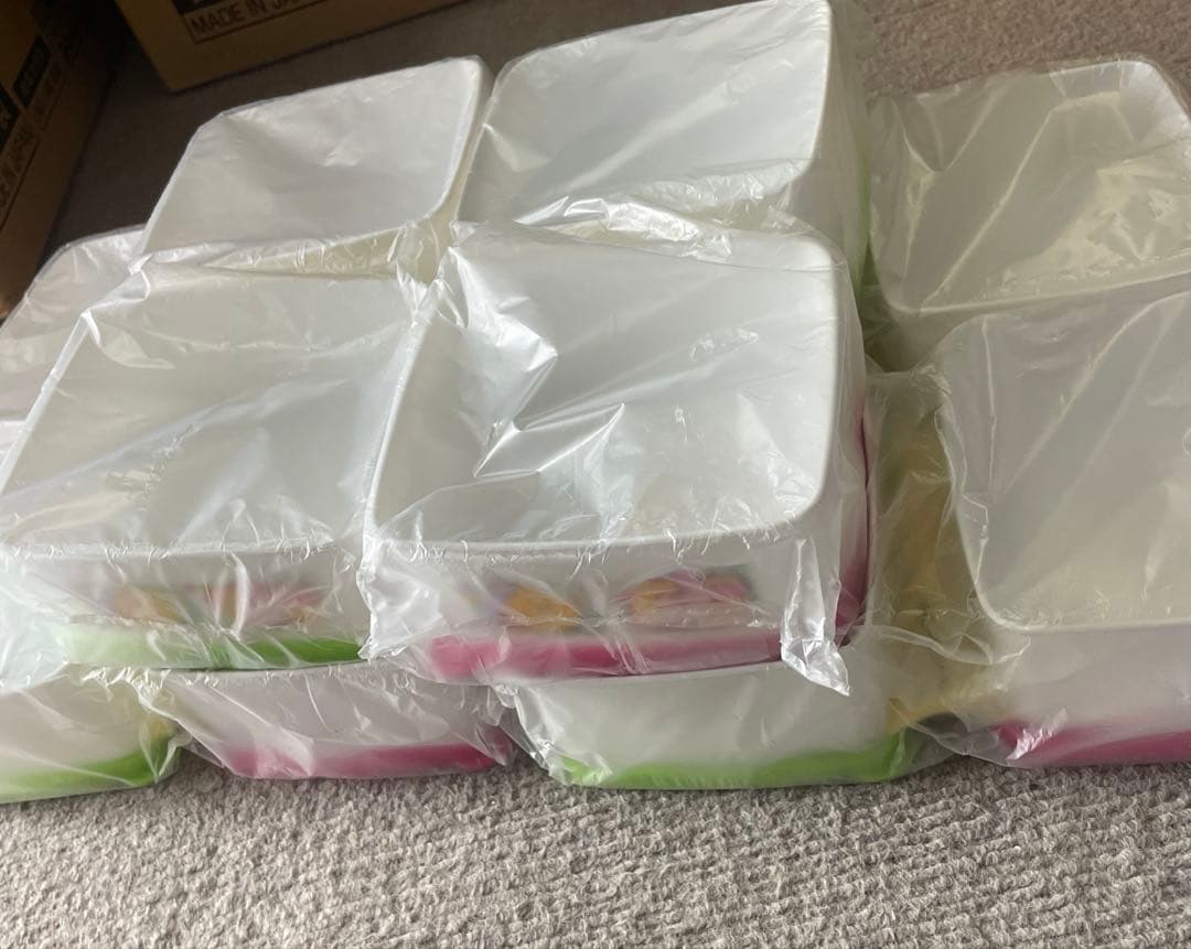 タッパーウェア　プーさん　2個×6セット