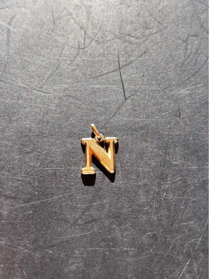 18K ペンダントトップ　イニシャル　N 18金　アルファベット　ネックレス