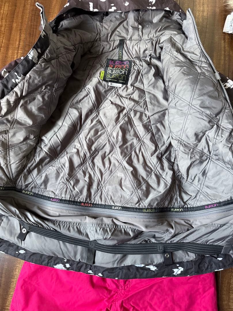 BURTON（バートン）レディース XS スノーボードウェア上下（オマケつき）