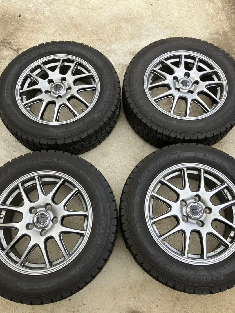 専用出品GOODYEARスタッドレスタイヤ美品215 60 R16セット