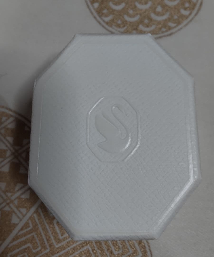 Swarovski Milleniaスクエアカットドロップ ピアス