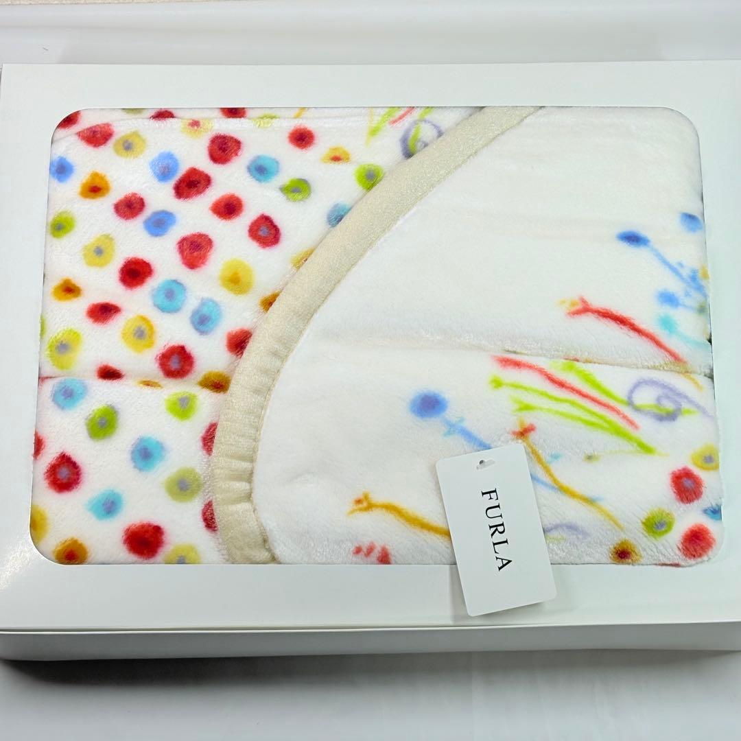 FURLA フルラ　マイクロソフトウォームハーフブランケット　マルチカラー