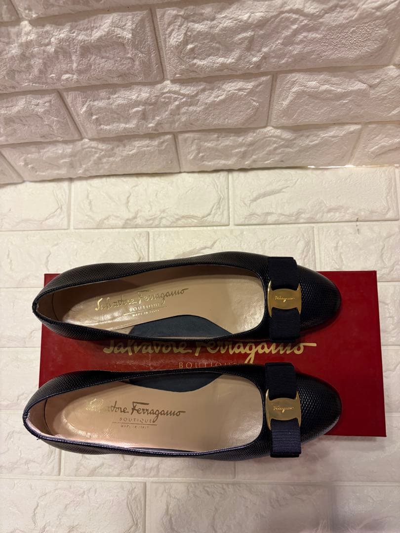 #美品Salvatore Ferragamo 型押しレザー ブラックパンプス#7