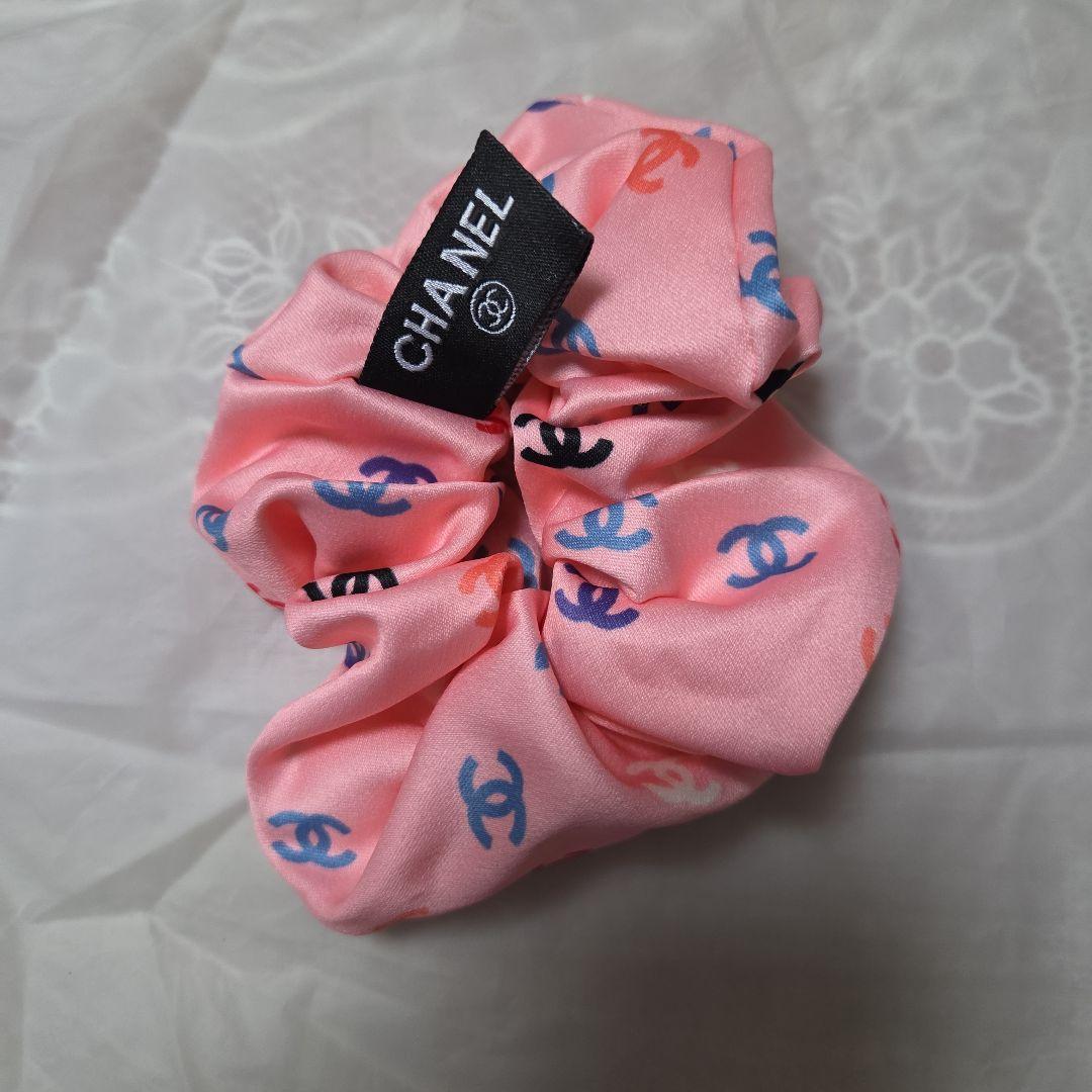 新品未使用ノベルティCHANEL シャネルロゴ プリントシュシュ３点セット送料込