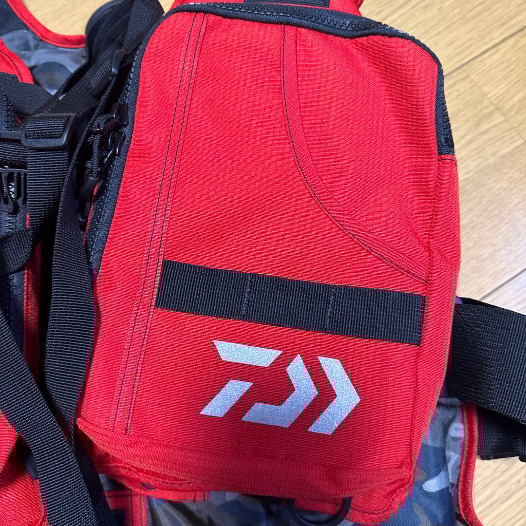 Daiwa ゲームベスト　赤