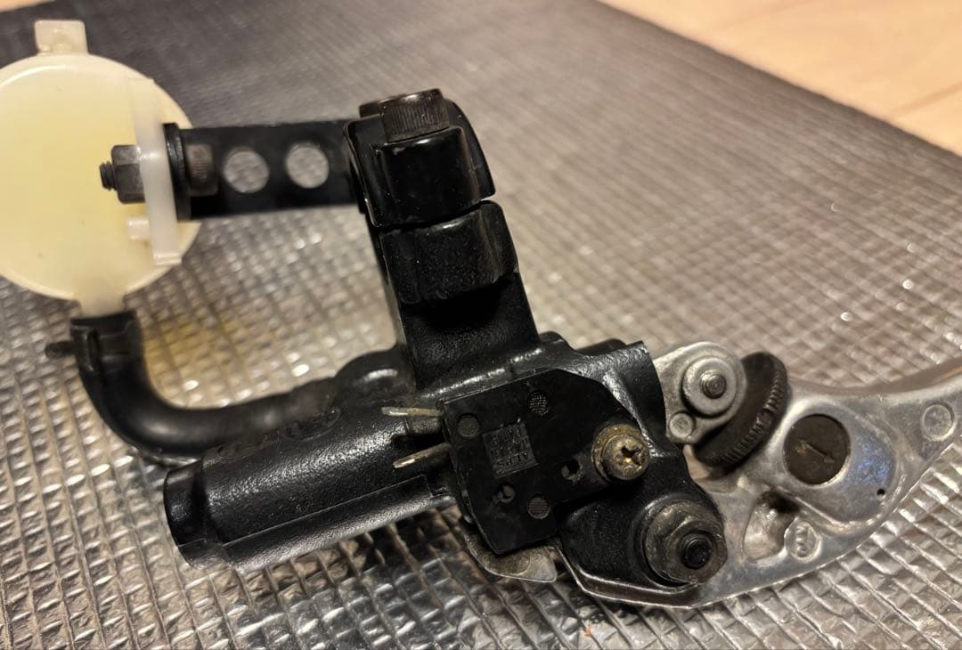 ホーネット250ブレーキマスターシリンダー