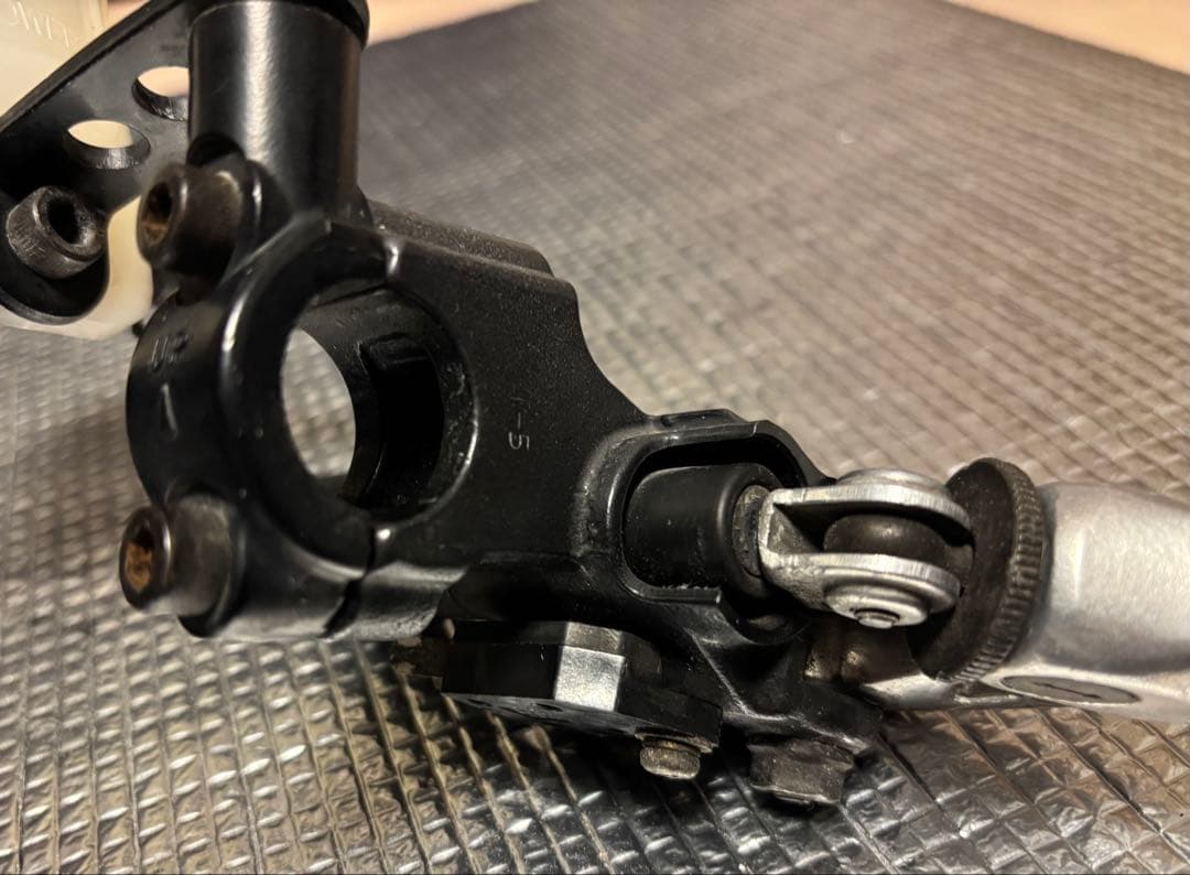 ホーネット250ブレーキマスターシリンダー