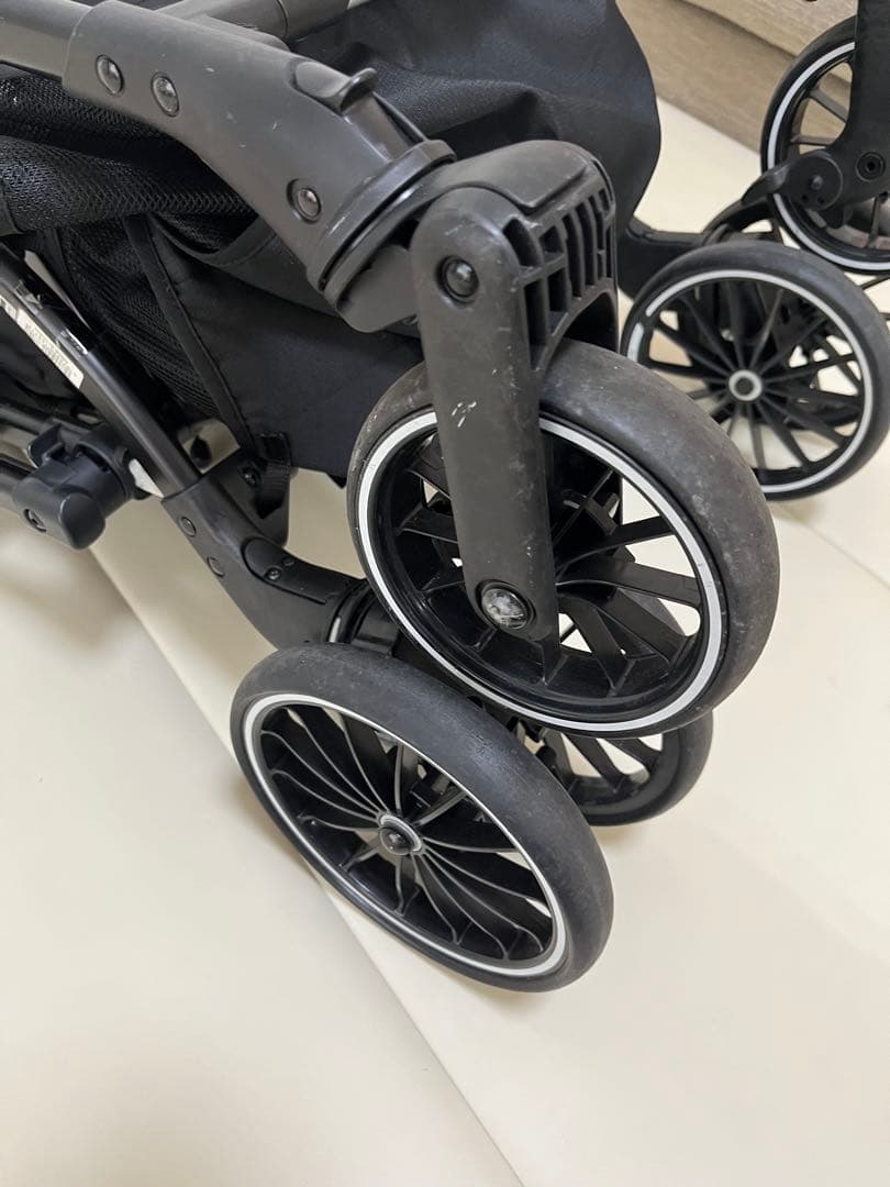 【つる】Combi スゴカル　ベビーカー