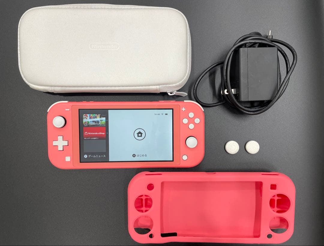 【美品】　動作確認済み！シリコンカバー付き　ニンテンドー　スイッチライト