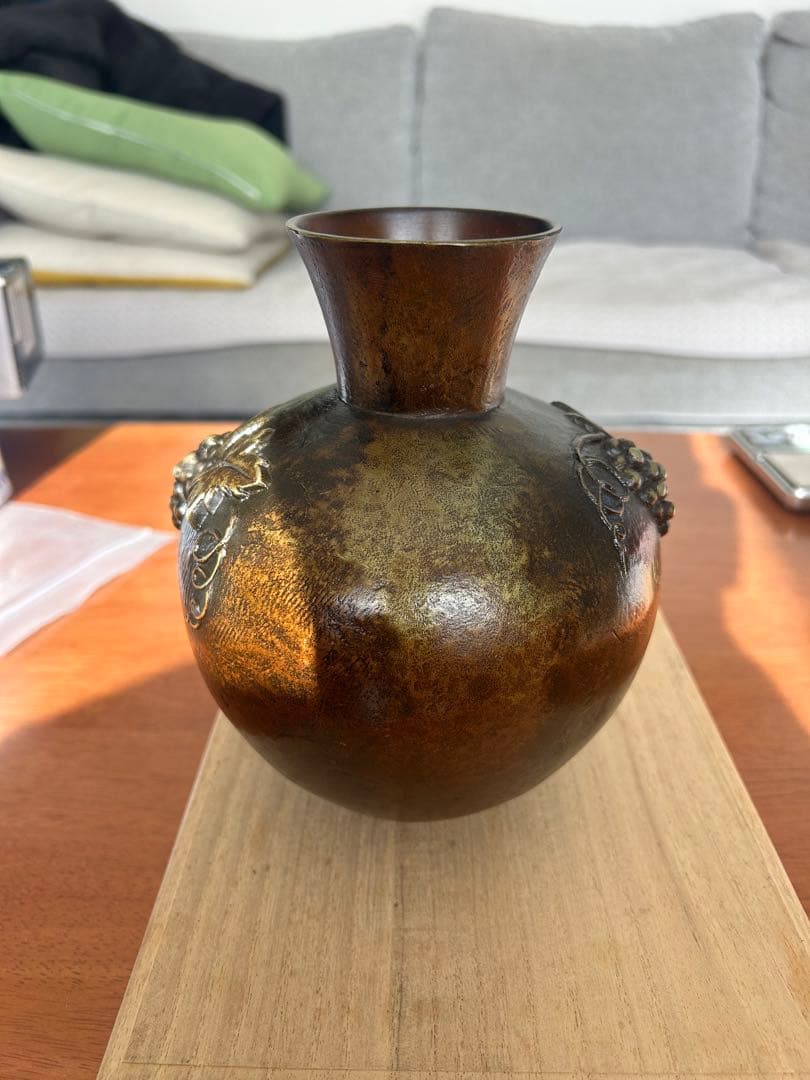 金属製ブドウ装飾壺 白銅製　葡萄罐　花瓶　置物　コレクション在銘