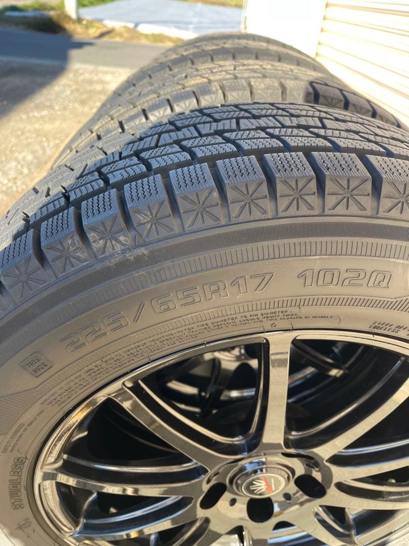 80系ハリヤー スタッドレス 17インチホイール付き 1シーズンのみバリ溝