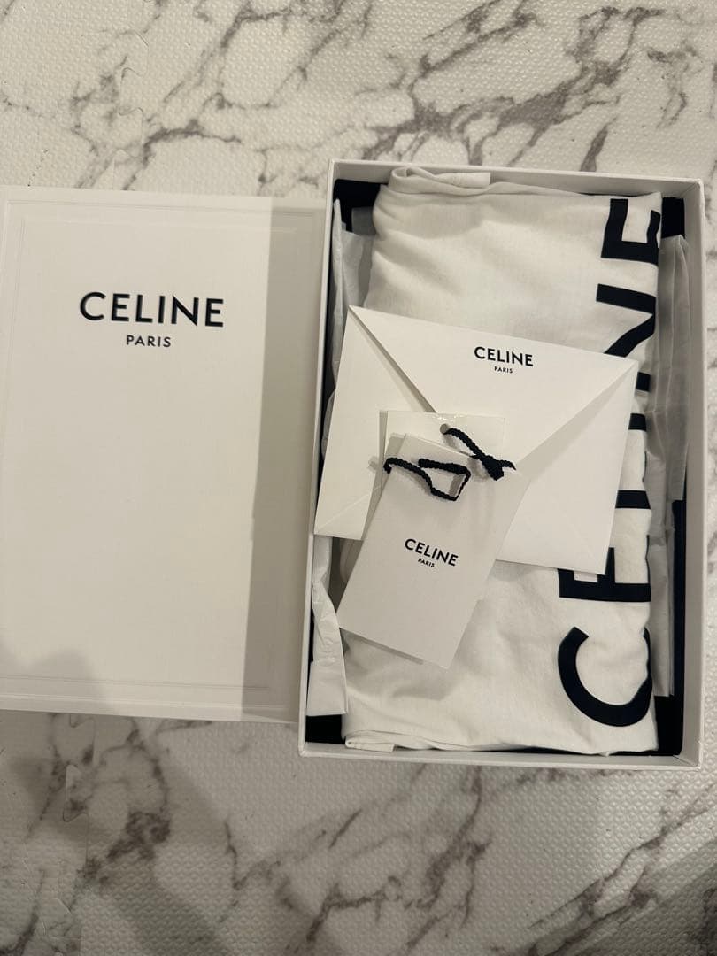 セリーヌTシャツ