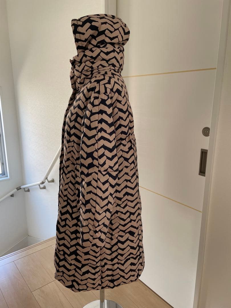 マリメッコ　ダウンコート　サハライタライタ柄