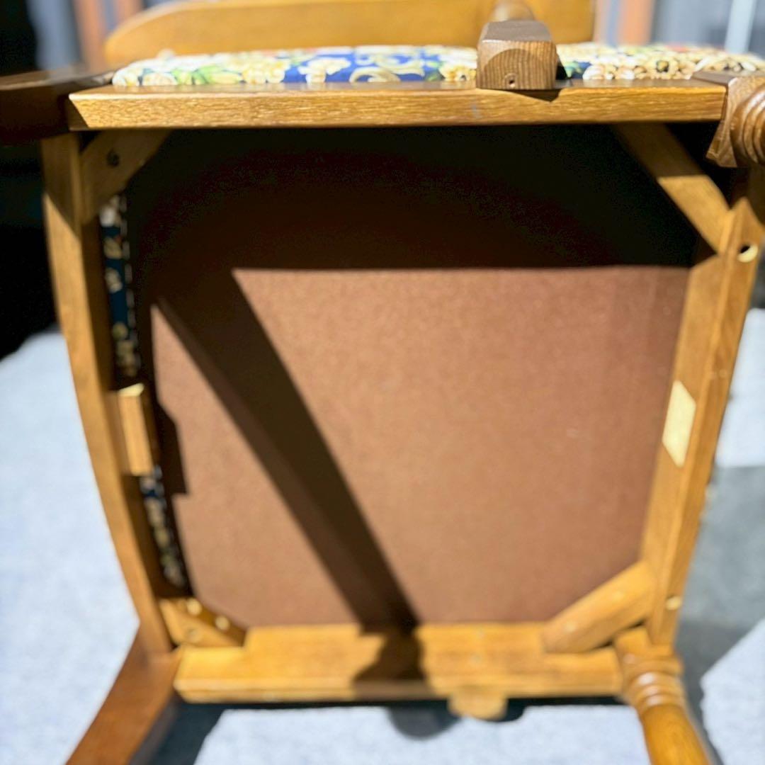 【飛騨産業 キツツキ】花柄 木製アームチェア クラシックチェア① キャスター付き