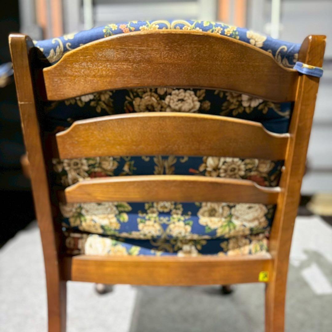 【飛騨産業 キツツキ】花柄 木製アームチェア クラシックチェア① キャスター付き