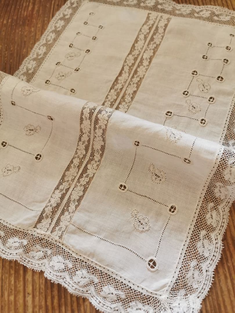 アンティークフランス 葉のアップリケ刺繍ランナー ノルマンディーレース ランナー