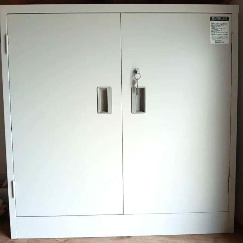 コクヨ 耐火金庫 両開き 保管庫 事務用品 事務所 自営業 会社 店舗 貴重品