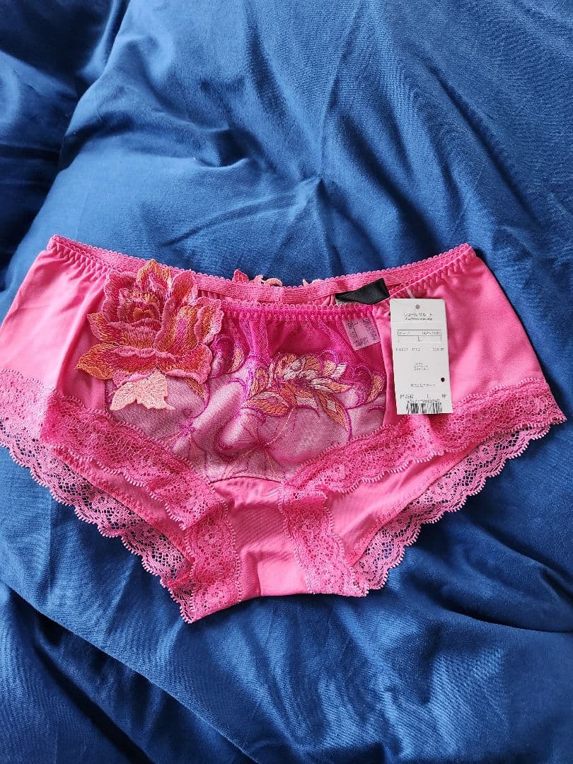 ⑮Wacoal サルート ブラ&ショーツ