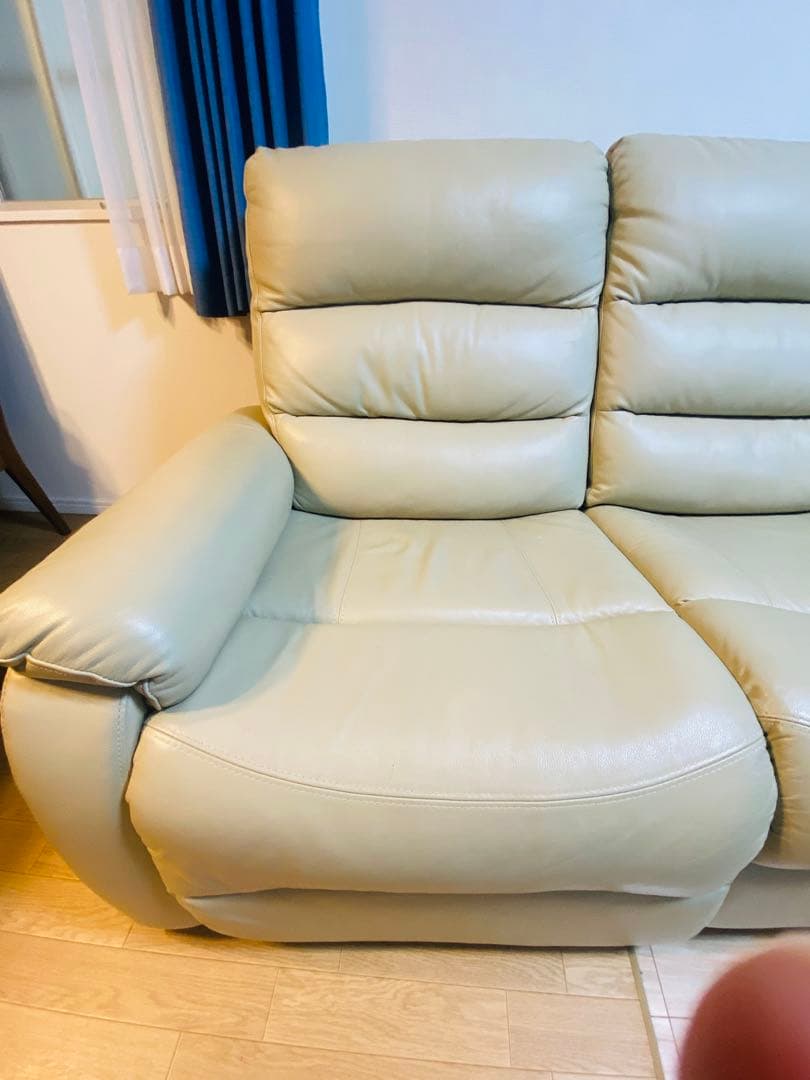 【直接受け取りのみ】【ニトリ】3人掛け電動テーブル付きリクライニングソファ