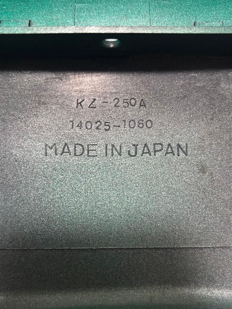 Kawasaki Z250FT　リアカウル　テールカウル