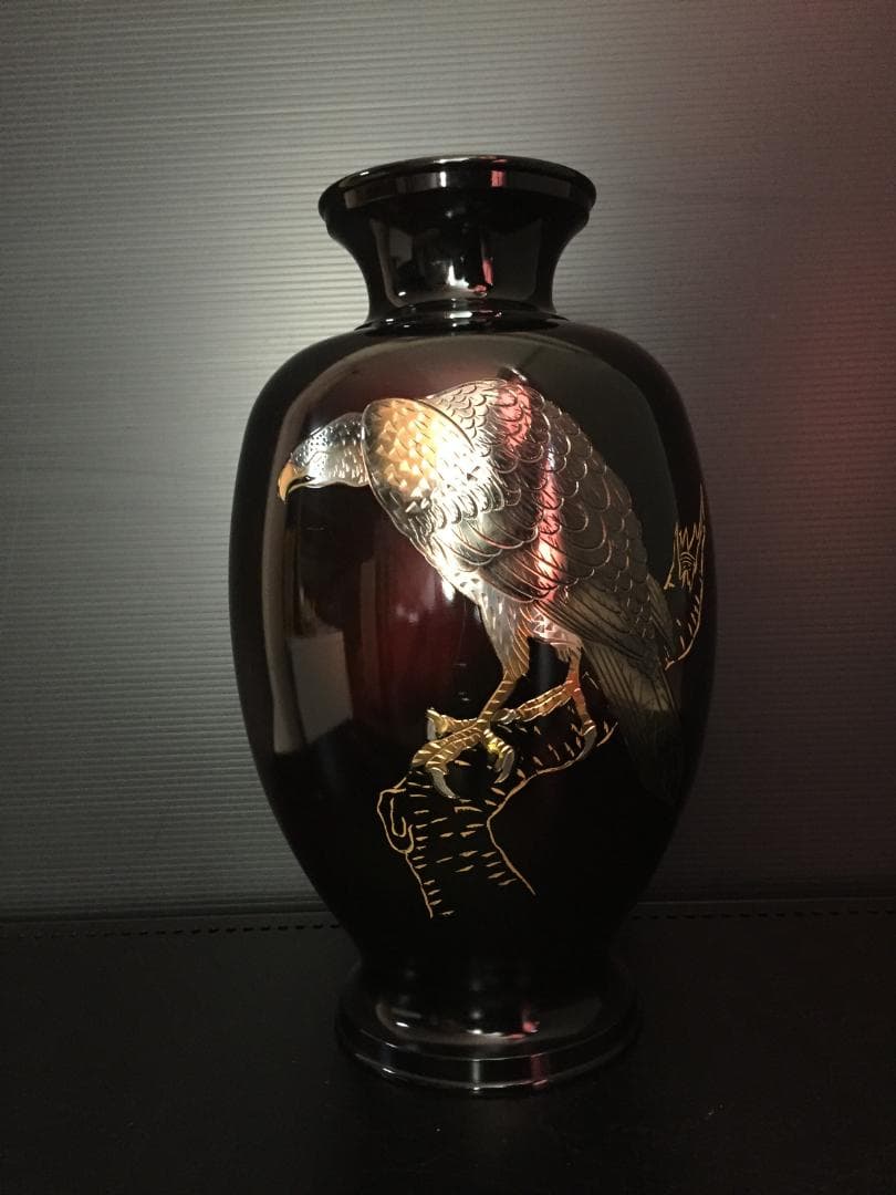 昭和レトロな花瓶　12号花瓶　鷹　新品未使用　年代物