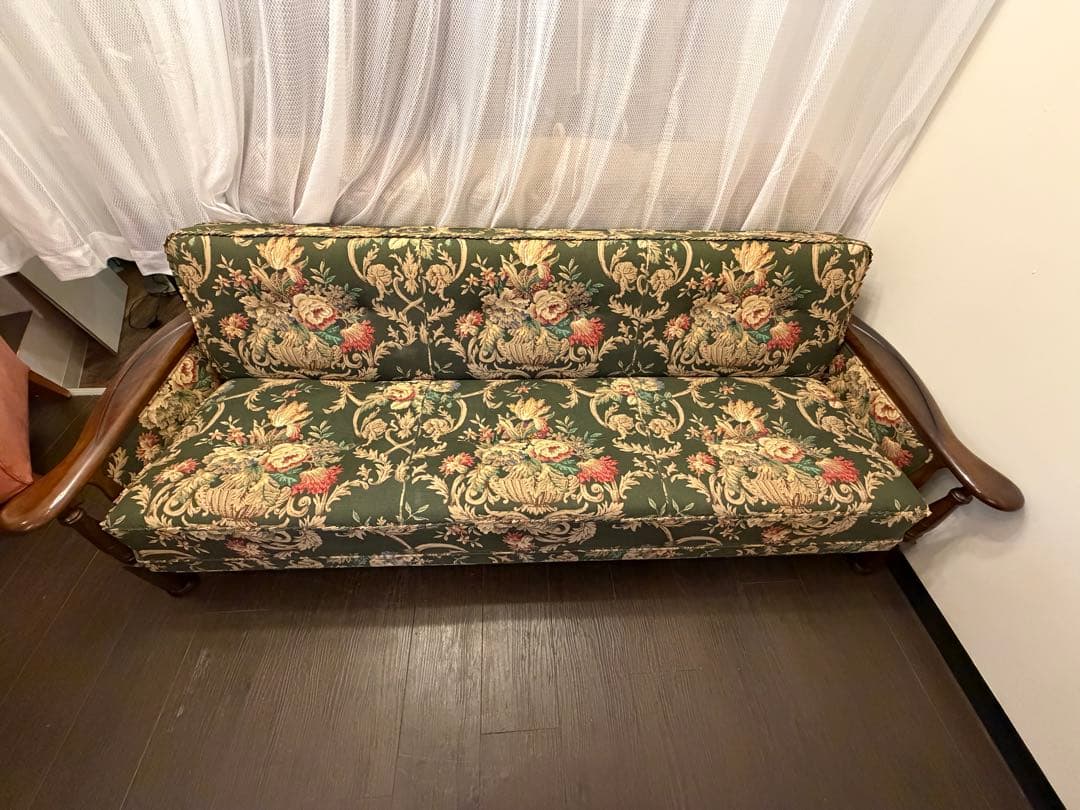 カリモクkarimokuコロニアル　花柄　ソファベット　3人掛け　アンティーク