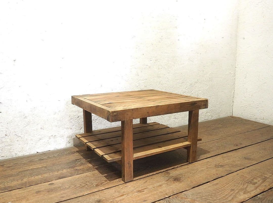 1403 レトロなセンターテーブル　陳列台　古家具　　ロータイプ　ビンテージ　台