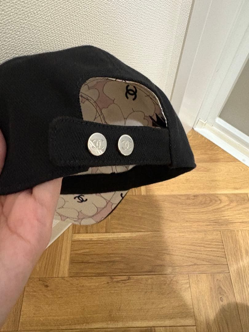 CHANEL 黒 ベースボールキャップ