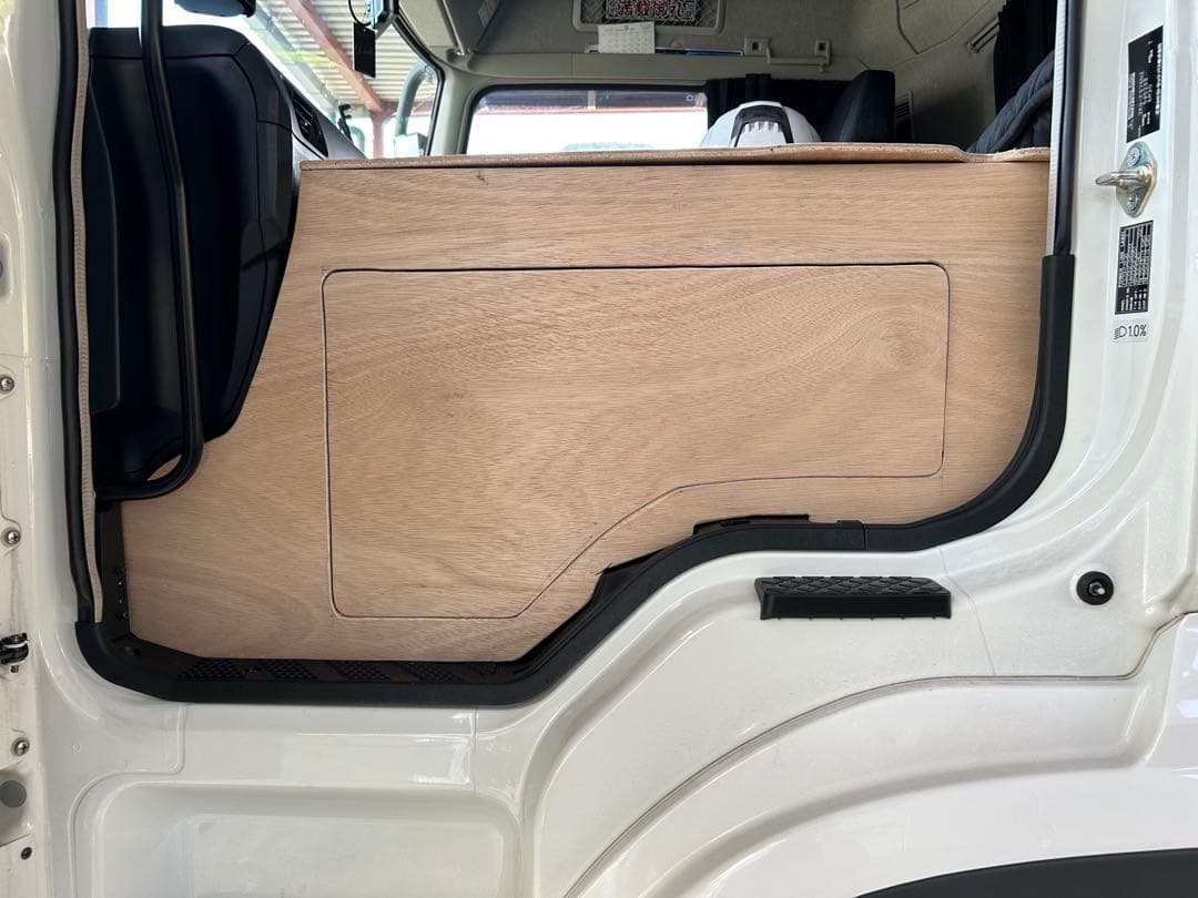 17スーパーグレート　助手席側　壁板　窓なし