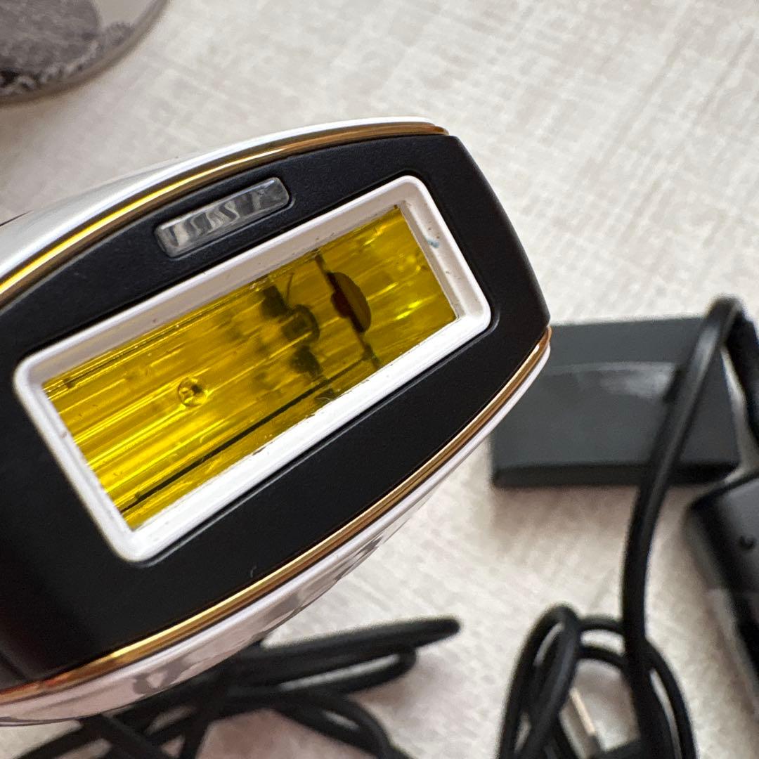 Smoothskin 脱毛器　ホワイト　バニティバッグ付き！