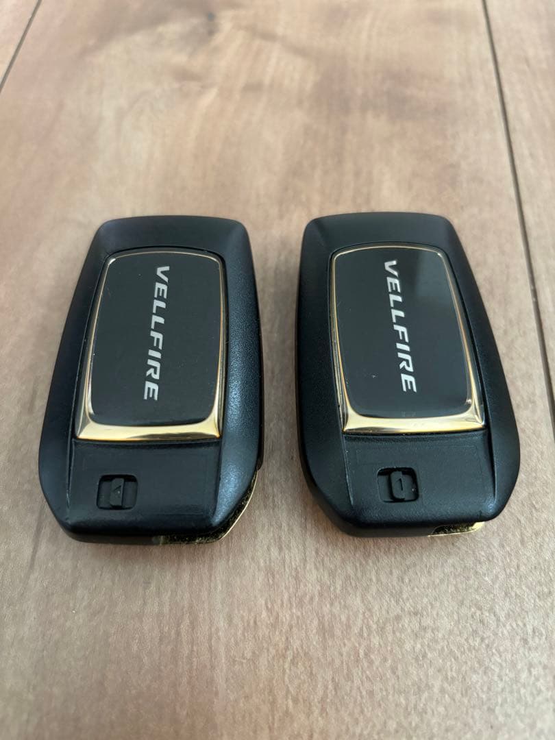 トヨタ ヴェルファイア ゴールデンアイズ　スマートキー 2個セット