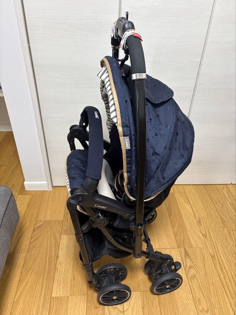 Combi コンビ　メチャカル　ハンディ オート4キャス ミッキーネイビー　限定
