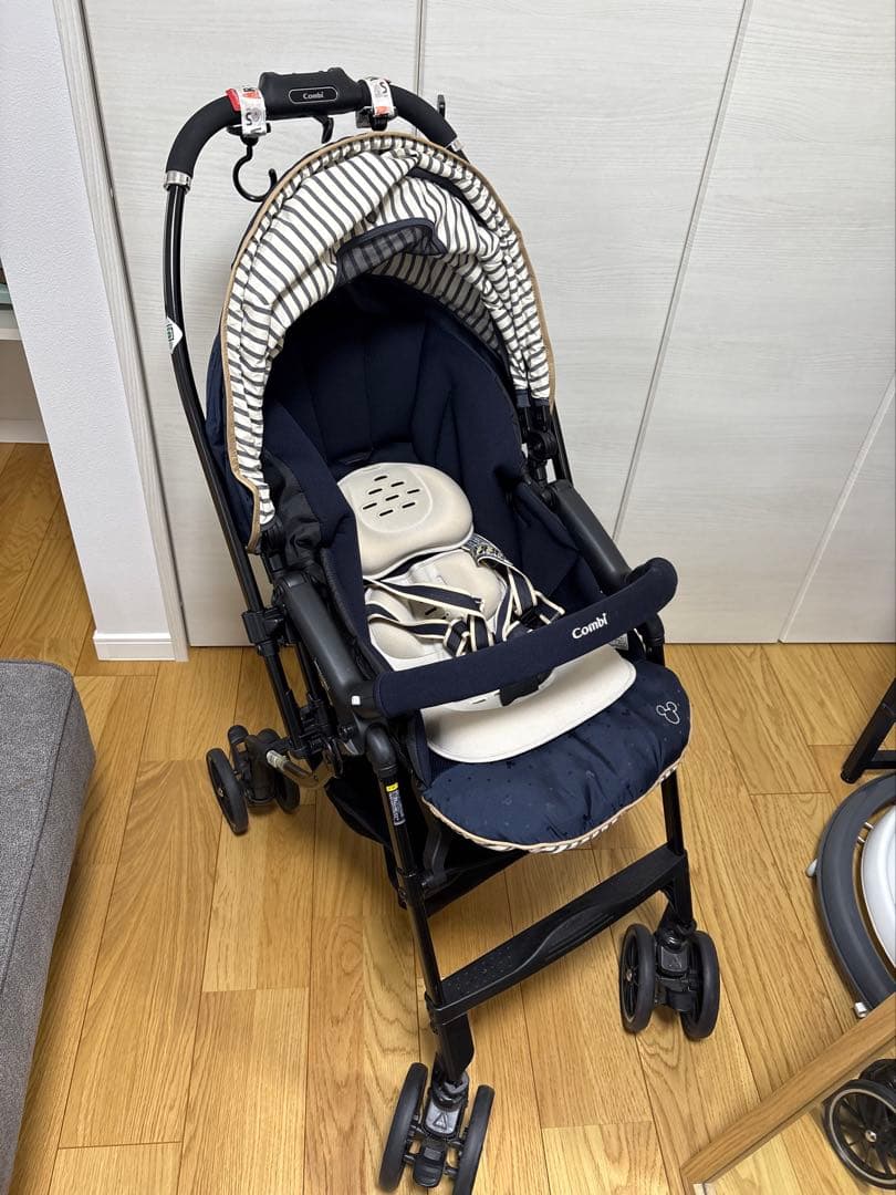 Combi コンビ　メチャカル　ハンディ オート4キャス ミッキーネイビー　限定