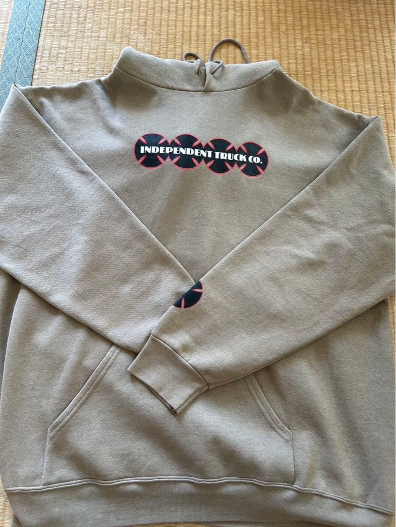 INDEPENDENT パーカー
