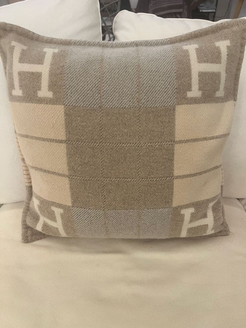 HERMES エルメス　アヴァロンクッション　PMココカモミール