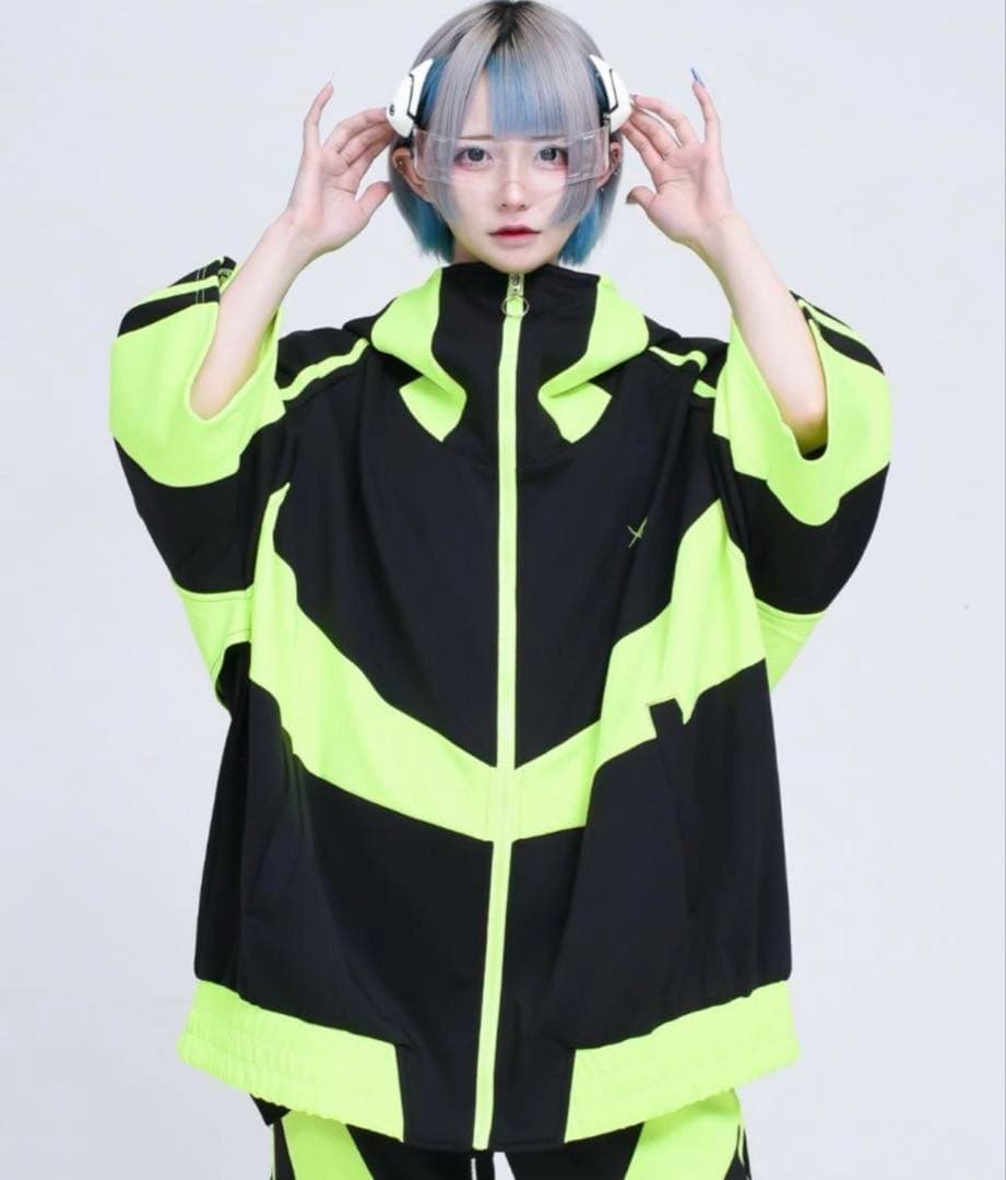 入手困難早い者勝ち！！ レフレム REFLEM ライン切替ジャージ セットアップ