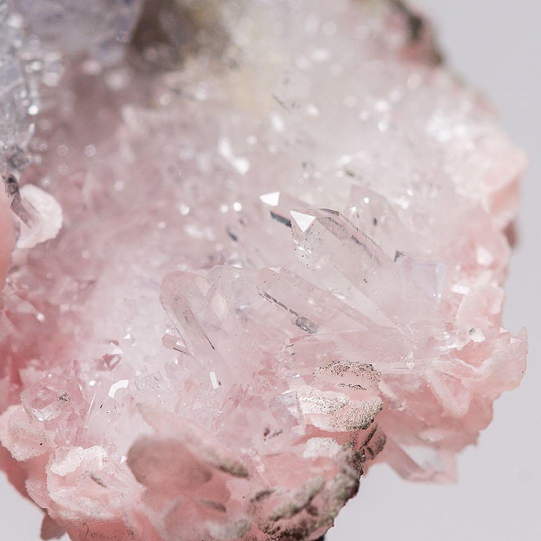 中国 ロードクロサイト フローライト 蛍石 天然石 原石 鉱物標本 鉱石 738