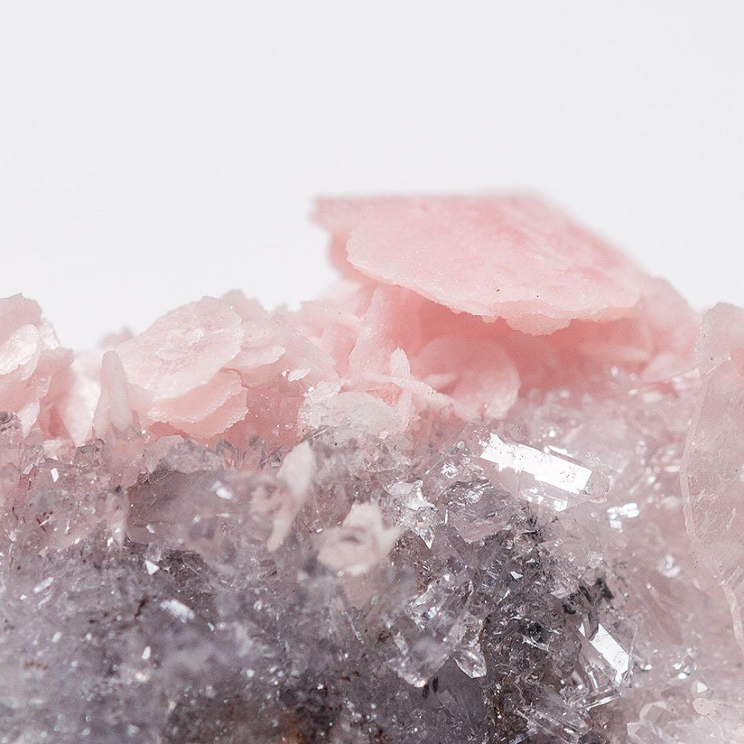 中国 ロードクロサイト フローライト 蛍石 天然石 原石 鉱物標本 鉱石 738