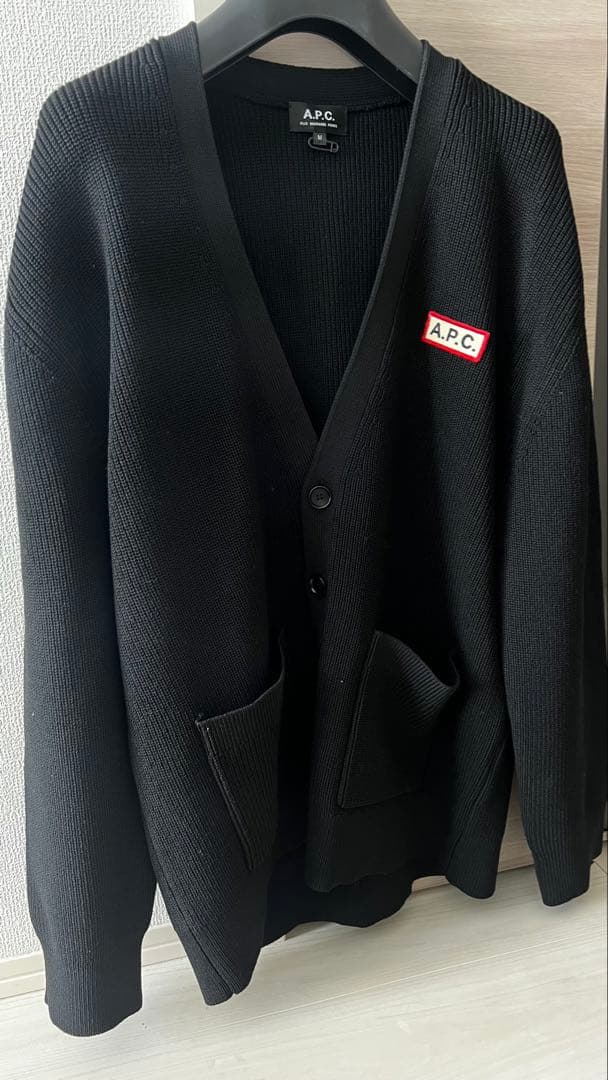 A.P.C. ブラックカーディガン