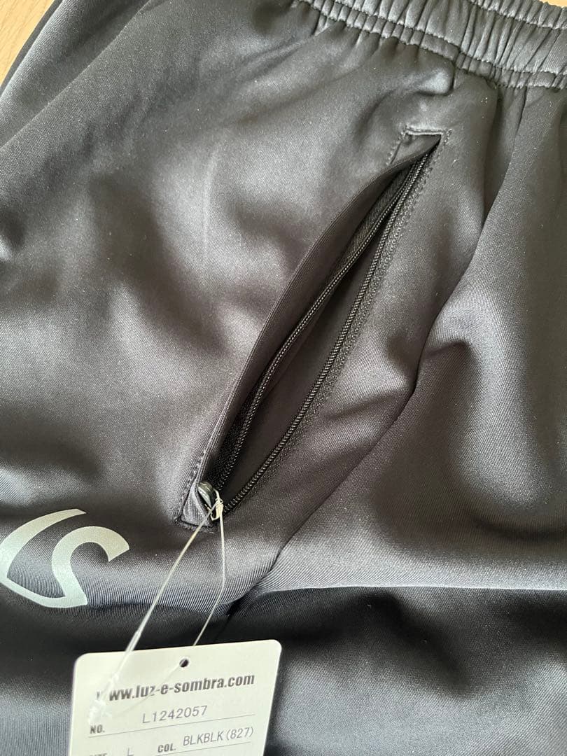 【試着のみ】Luz e Sombra ブラックジャージ Lサイズ