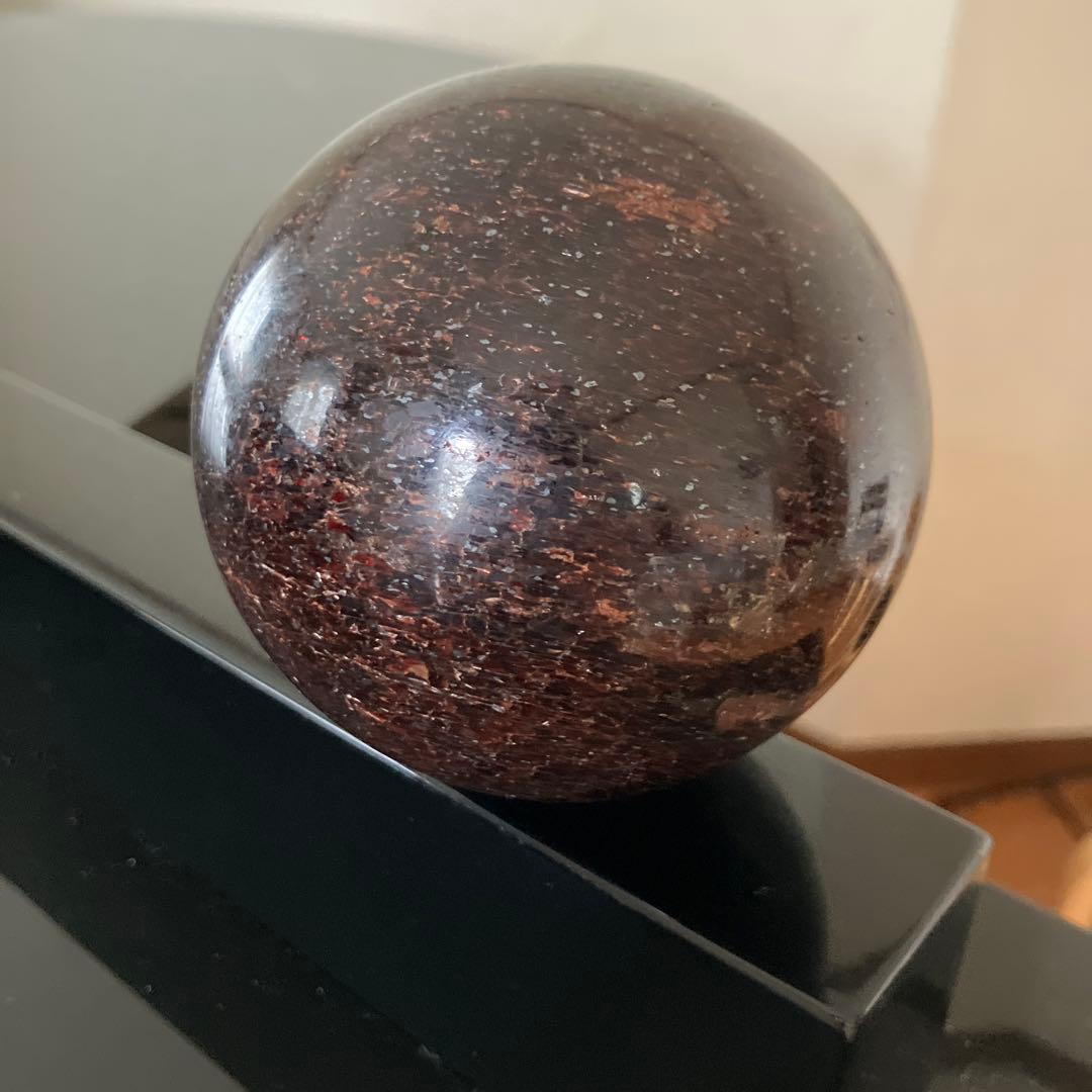 全面キラキラ　レッドマイカ　スフィア　天然石置物