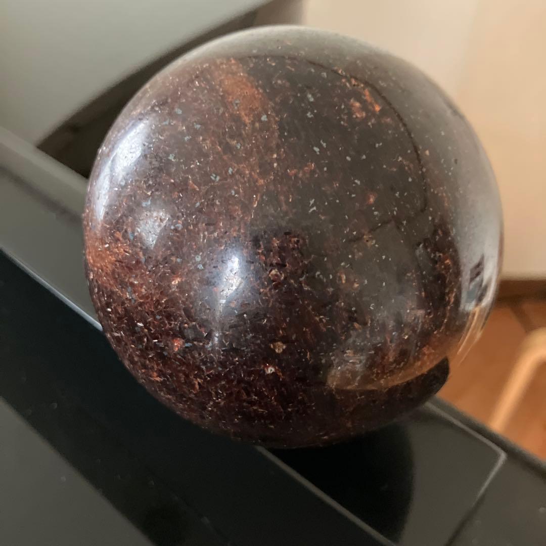 全面キラキラ　レッドマイカ　スフィア　天然石置物