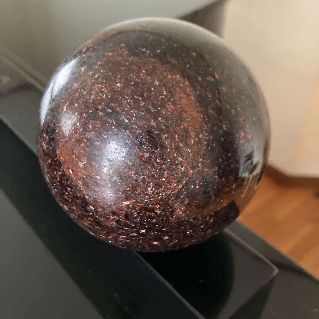 全面キラキラ　レッドマイカ　スフィア　天然石置物