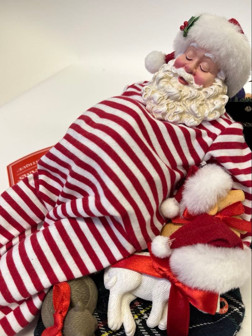 POSSIBLE DREAMS サンタクロースフィギュリン お昼寝 人形