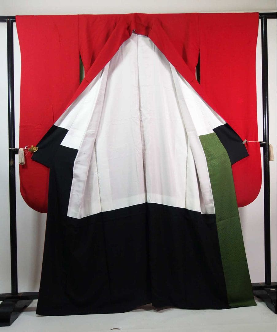 【山本寛斎デザイン】紅赤色＊色無地振袖＊上品地紋×華やぎモダン／個性派の一枚