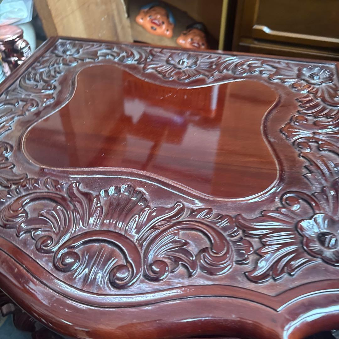 マホガニー　彫刻装飾付き木製チェスト 5引き出し