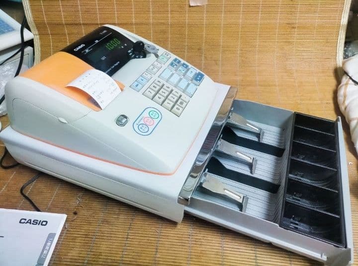 カシオレジスター　TE-M80　中古品　人気機種感熱紙　送料無料　001121