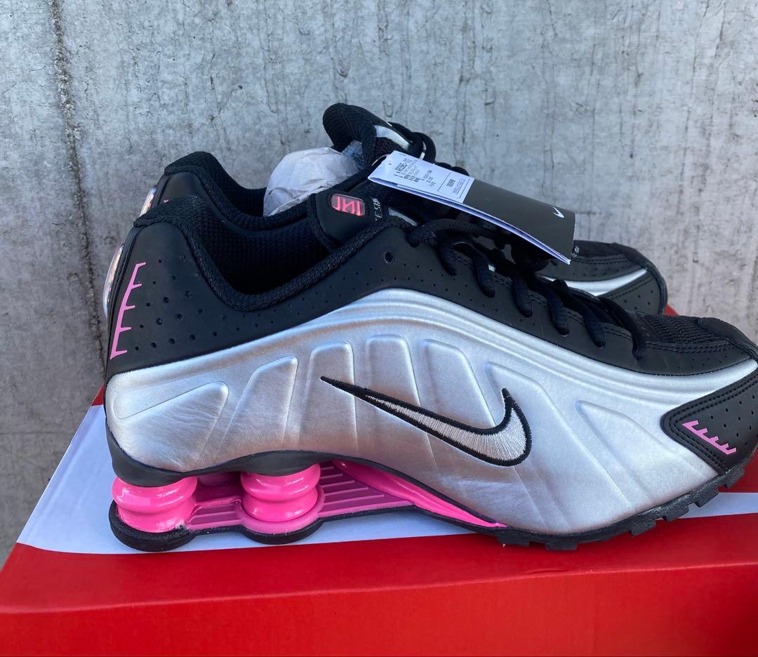 新品未使用品NIKE SHOX R4