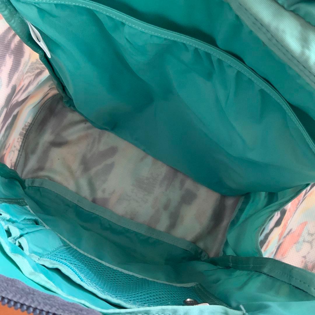 ノースフェイス　ヒューズボックス　リュック　防水　バッグ　キッズ