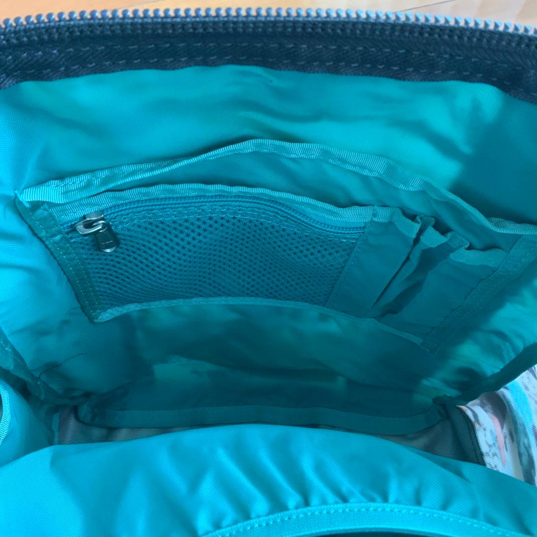 ノースフェイス　ヒューズボックス　リュック　防水　バッグ　キッズ